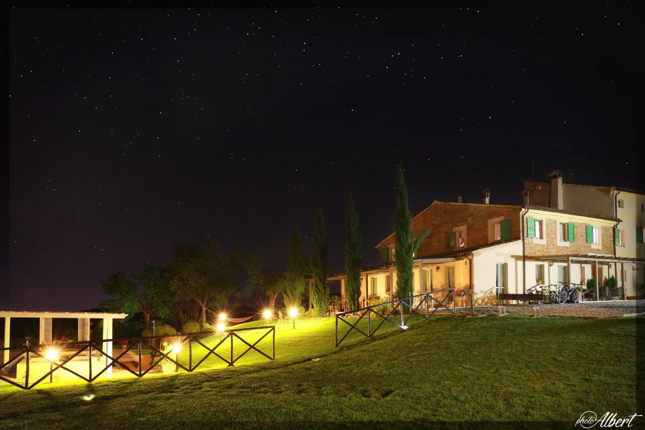 Le Maracla Country House เยซี ภายนอก รูปภาพ