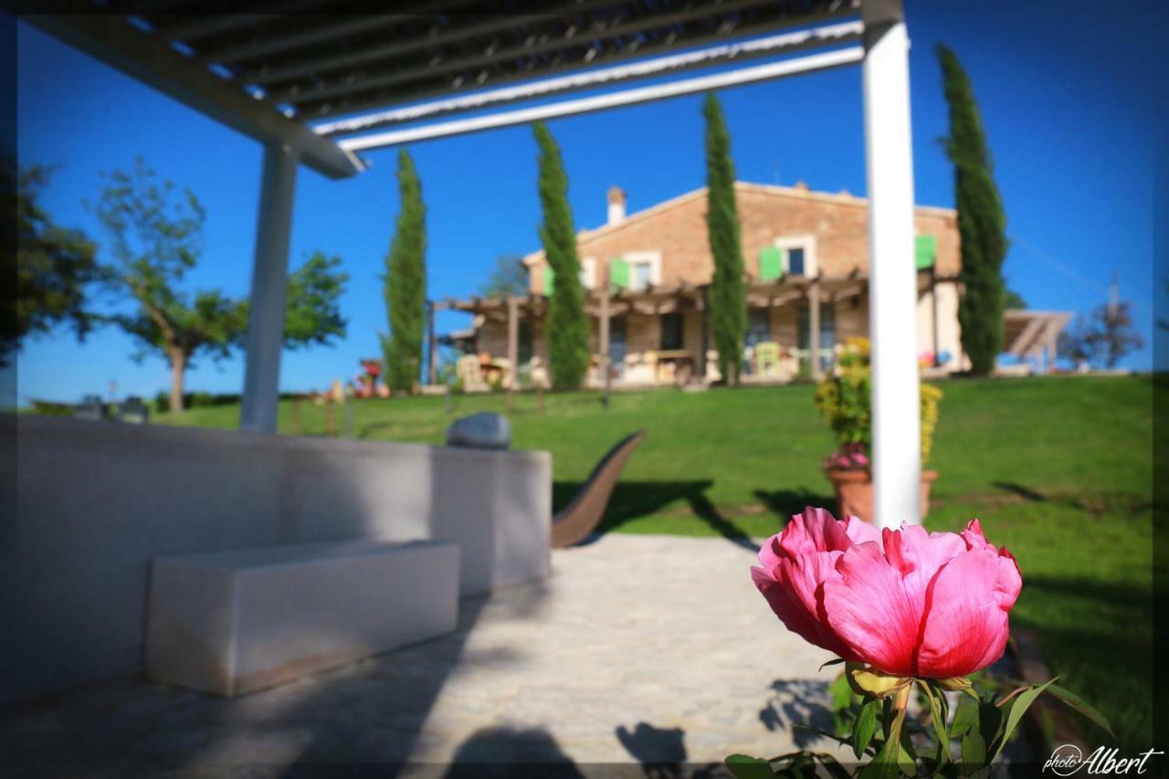Le Maracla Country House เยซี ภายนอก รูปภาพ