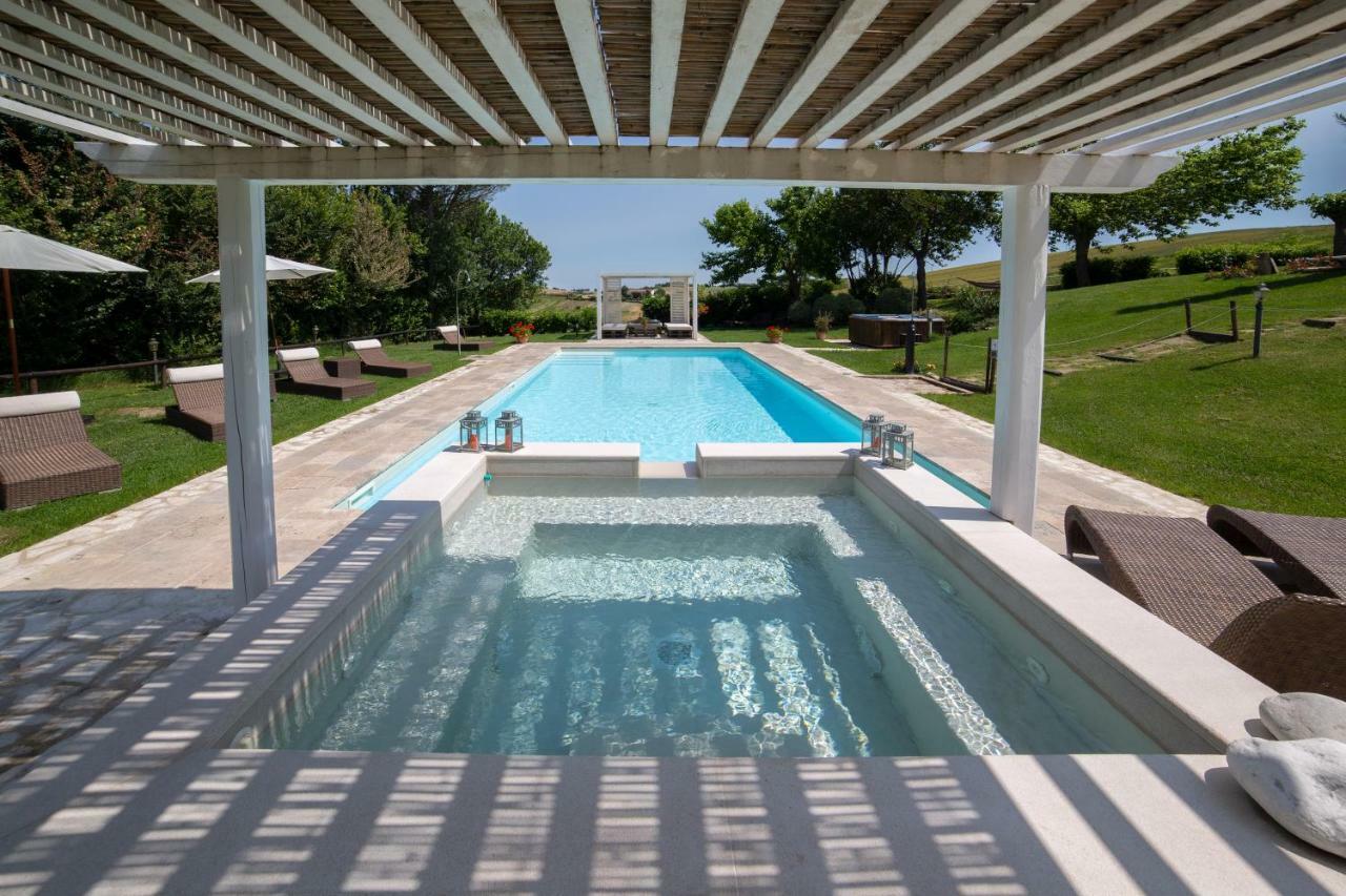 Le Maracla Country House เยซี ภายนอก รูปภาพ