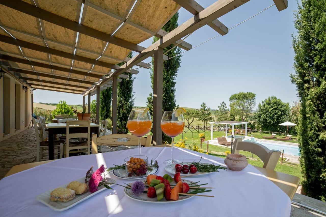 Le Maracla Country House เยซี ภายนอก รูปภาพ