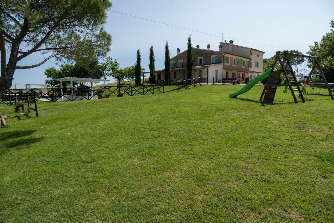 Le Maracla Country House เยซี ภายนอก รูปภาพ
