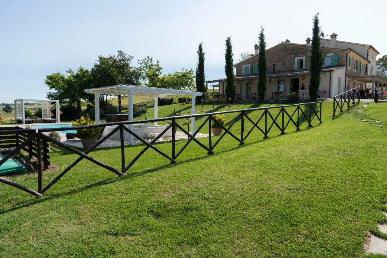 Le Maracla Country House เยซี ภายนอก รูปภาพ