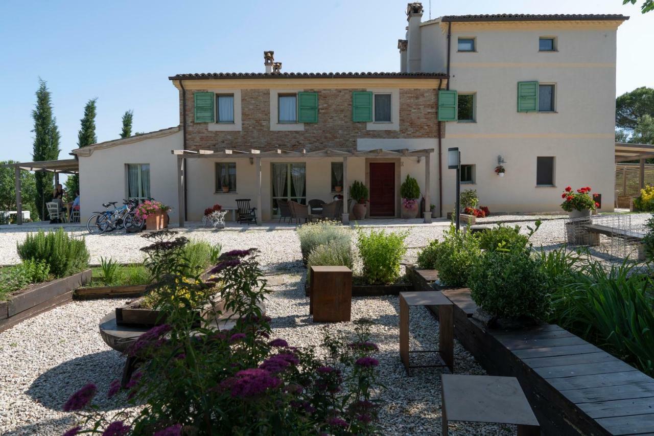 Le Maracla Country House เยซี ภายนอก รูปภาพ