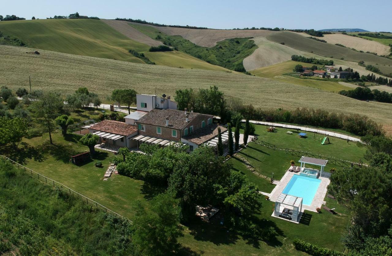 Le Maracla Country House เยซี ภายนอก รูปภาพ