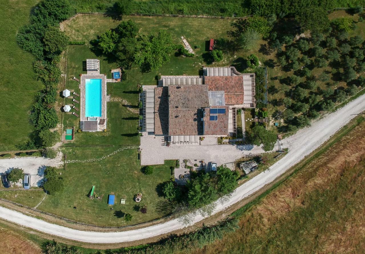 Le Maracla Country House เยซี ภายนอก รูปภาพ