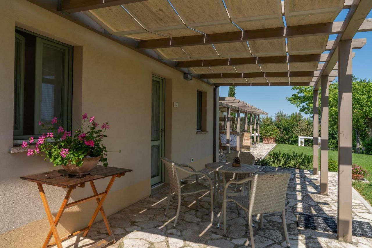 Le Maracla Country House เยซี ภายนอก รูปภาพ