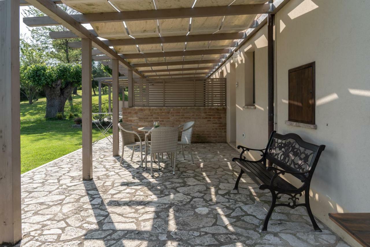 Le Maracla Country House เยซี ภายนอก รูปภาพ